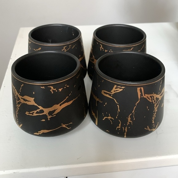 Everly Quinn Black & Gold‎ Splatted 37oz. Teapot - Picture 6 of 6